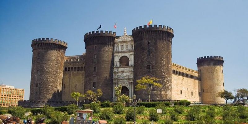 Castel Nuovo (Maschio Angioino)